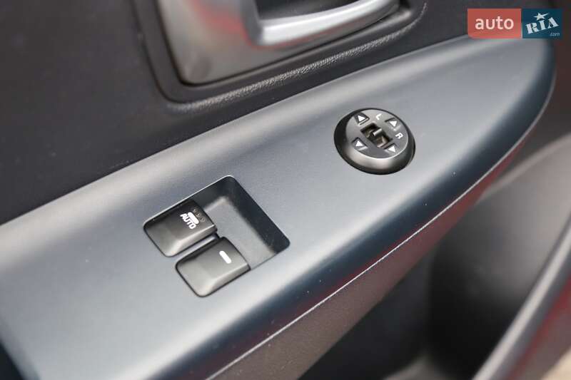 Хэтчбек Kia Rio 2016 в Киеве