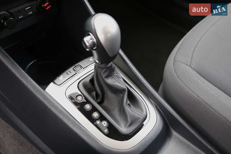 Хэтчбек Kia Rio 2016 в Киеве