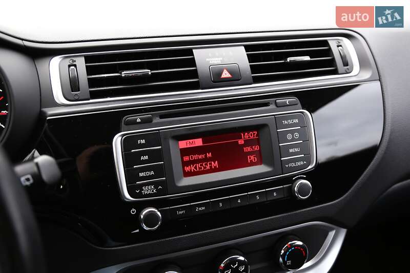 Хэтчбек Kia Rio 2016 в Киеве