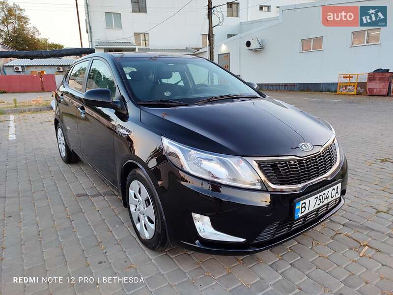 Хэтчбек Kia Rio 2012 в Кременчуге