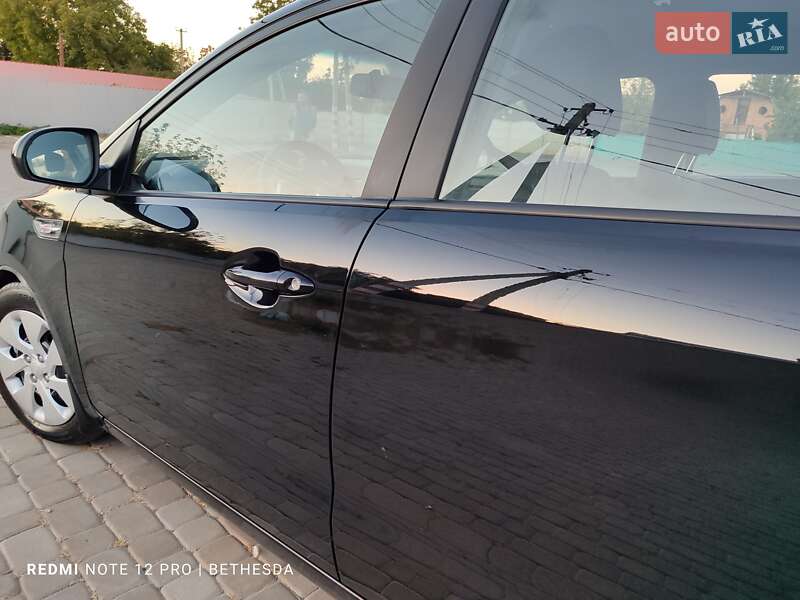 Хэтчбек Kia Rio 2012 в Кременчуге