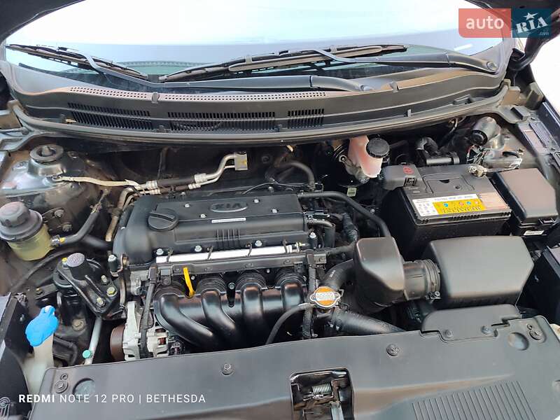 Хэтчбек Kia Rio 2012 в Кременчуге