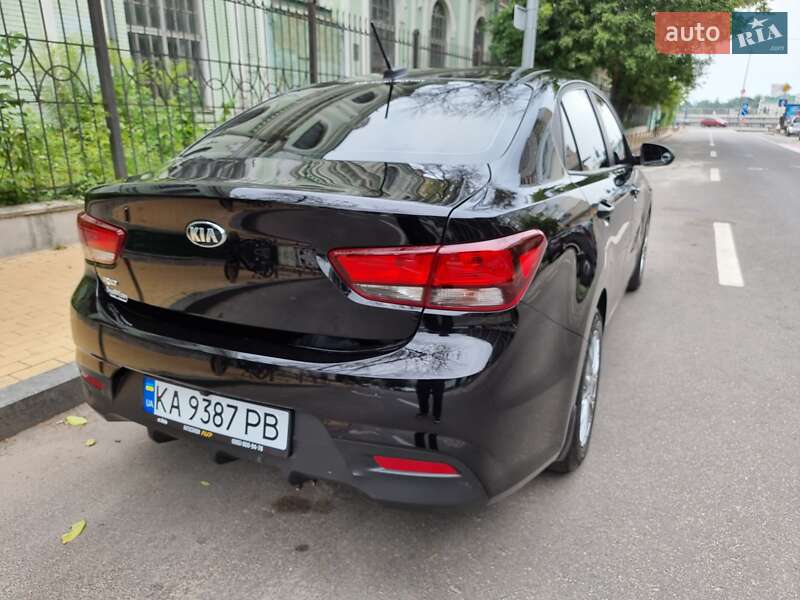 Седан Kia Rio 2017 в Києві
