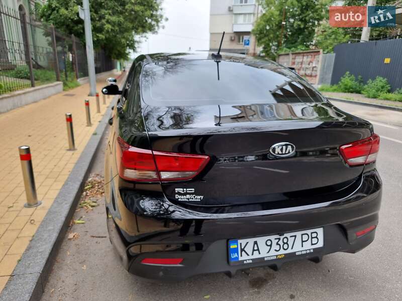 Седан Kia Rio 2017 в Києві
