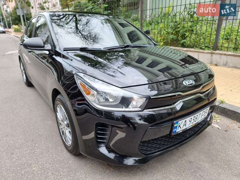 Седан Kia Rio 2017 в Києві
