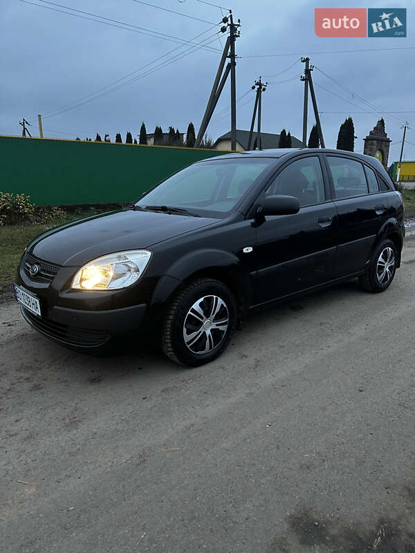 Хэтчбек Kia Rio 2009 в Тернополе фото Хэтчбек Kia Rio 2009 в Тернополе