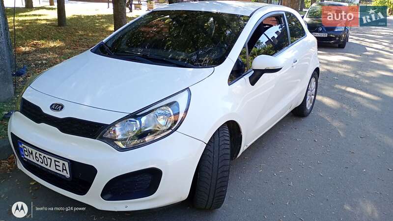 Хэтчбек Kia Rio 2012 в Сумах