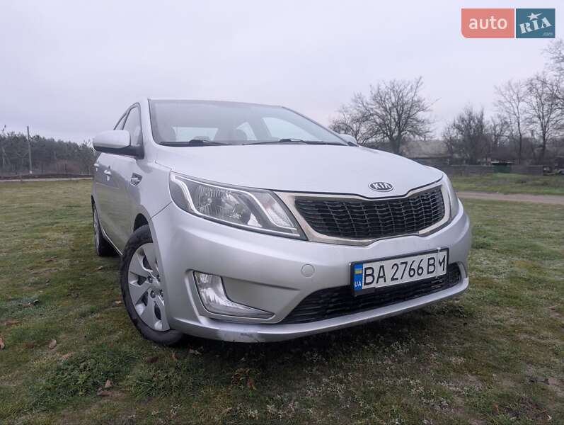 Седан Kia Rio 2012 в Гайвороне