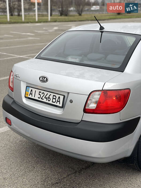 Седан Kia Rio 2007 в Киеве