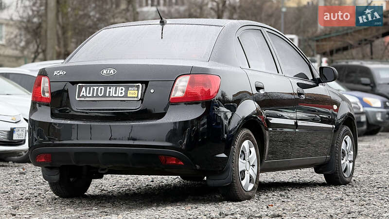 Седан Kia Rio 2011 в Бердичеве