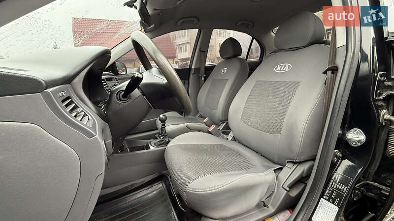 Седан Kia Rio 2011 в Бердичеве
