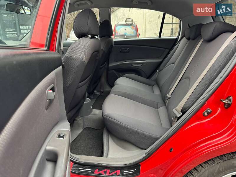 Хэтчбек Kia Rio 2006 в Днепре