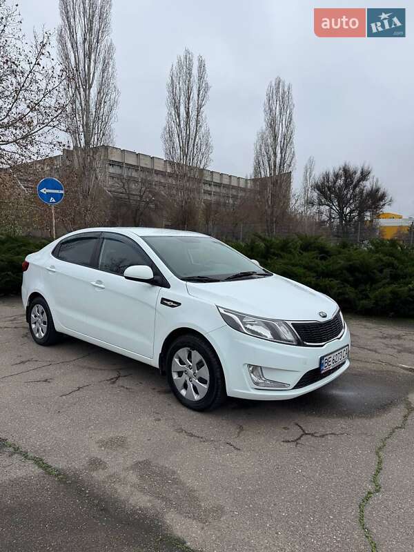 Седан Kia Rio 2013 в Николаеве фото Седан Kia Rio 2013 в Николаеве