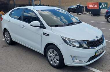 Седан Kia Rio 2013 в Києві