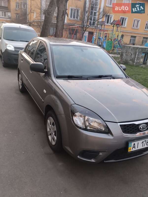 Kia Rio 2011 Kia Rio 2011