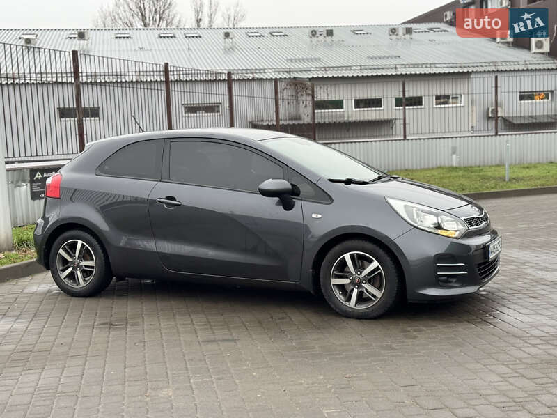 Хэтчбек Kia Rio 2016 в Киеве