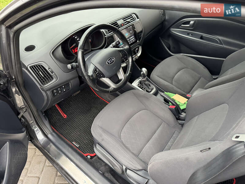 Хэтчбек Kia Rio 2016 в Киеве