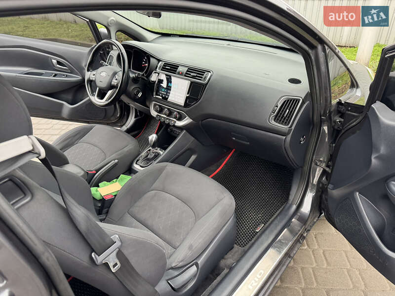 Хэтчбек Kia Rio 2016 в Киеве