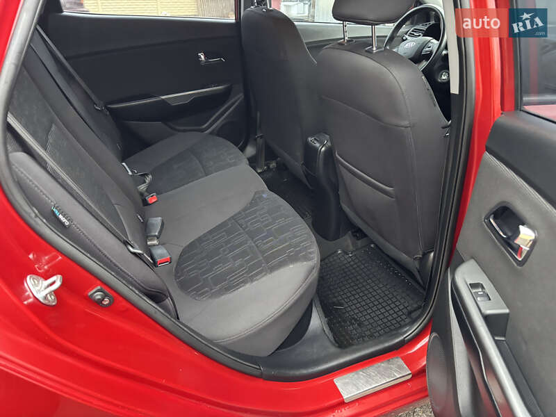 Седан Kia Rio 2014 в Харкові