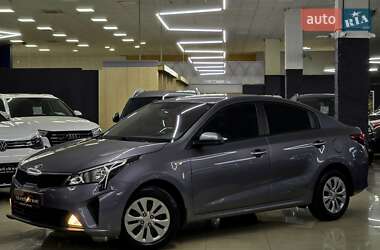 Седан Kia Rio 2021 в Николаеве