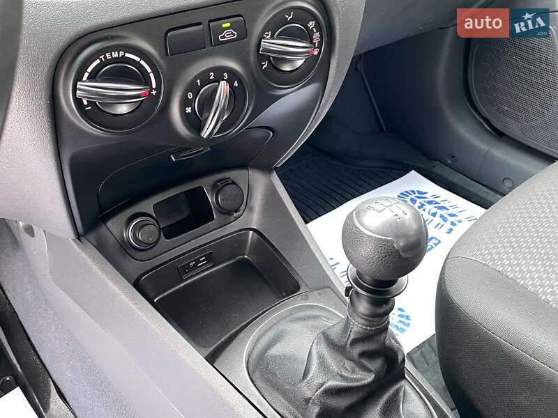 Седан Kia Rio 2011 в Львові фото 13 Седан Kia Rio 2011 в Львові