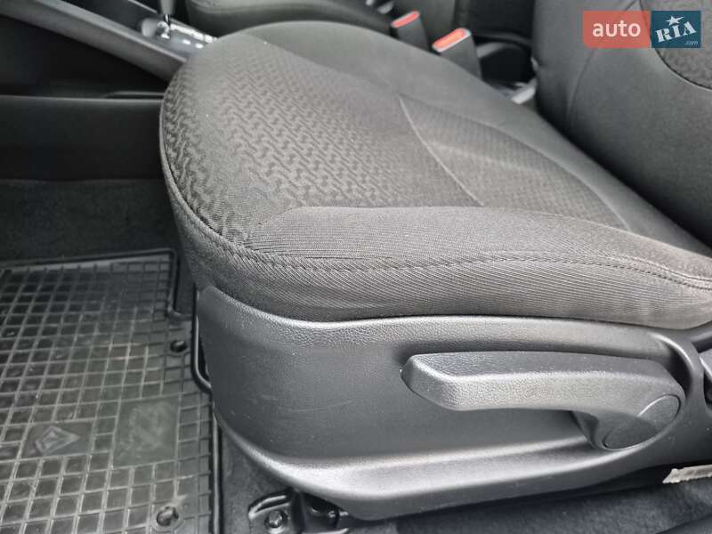 Хэтчбек Kia Rio 2013 в Киеве