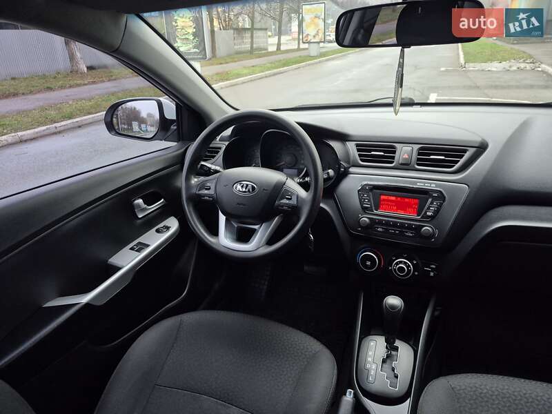Хэтчбек Kia Rio 2013 в Киеве