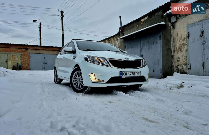 Хэтчбек Kia Rio 2013 в Киеве