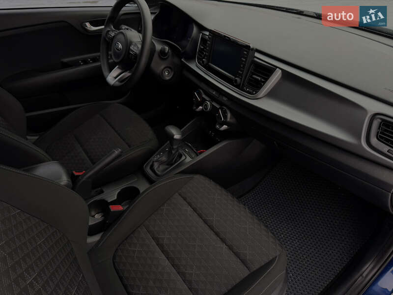 Седан Kia Rio 2019 в Львові