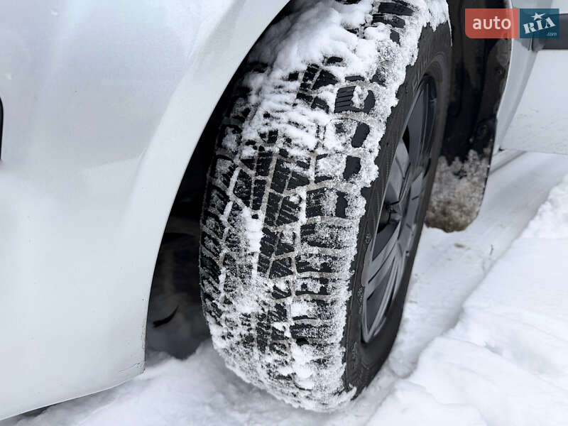 Хэтчбек Kia Rio 2008 в Киеве