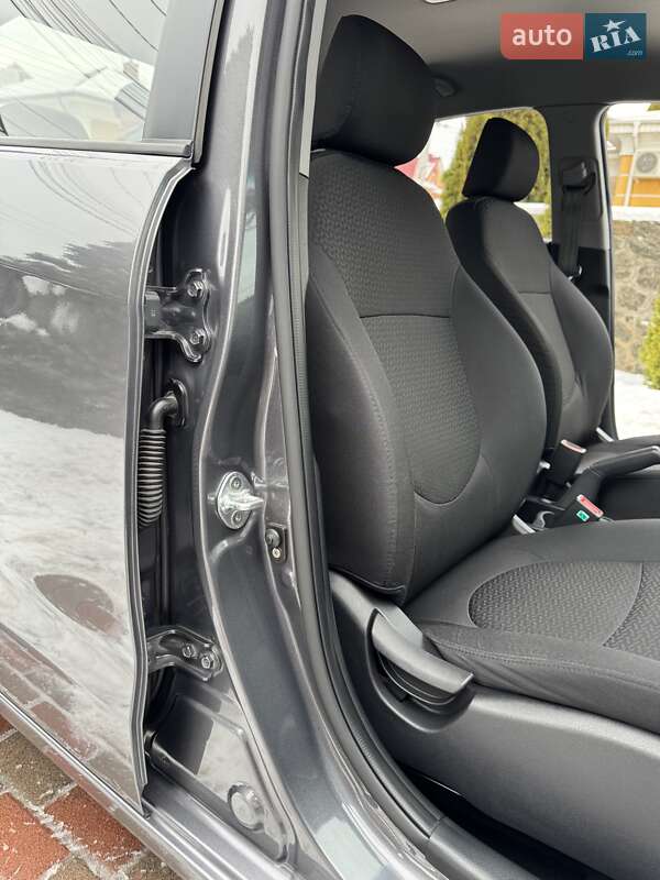 Седан Kia Rio 2012 в Киеве