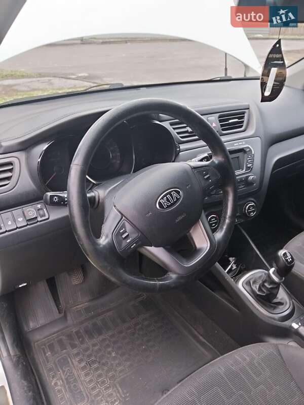Седан Kia Rio 2014 в Николаеве
