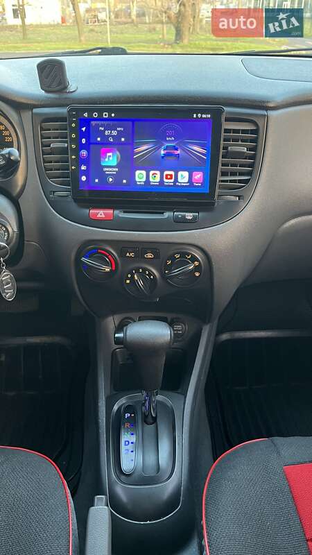 Седан Kia Rio 2006 в Николаеве