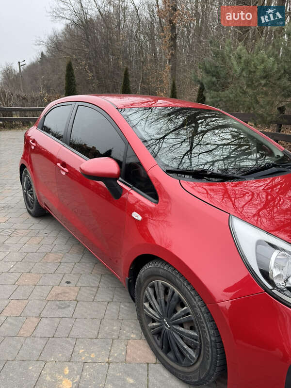 Хетчбек Kia Rio 2015 в Львові