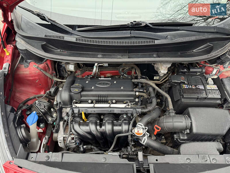 Хетчбек Kia Rio 2015 в Львові