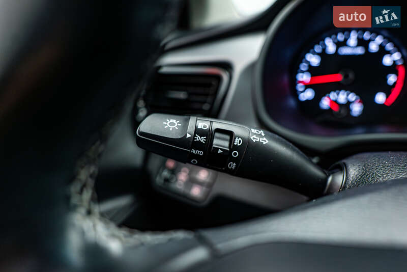 Хэтчбек Kia Rio 2017 в Киеве