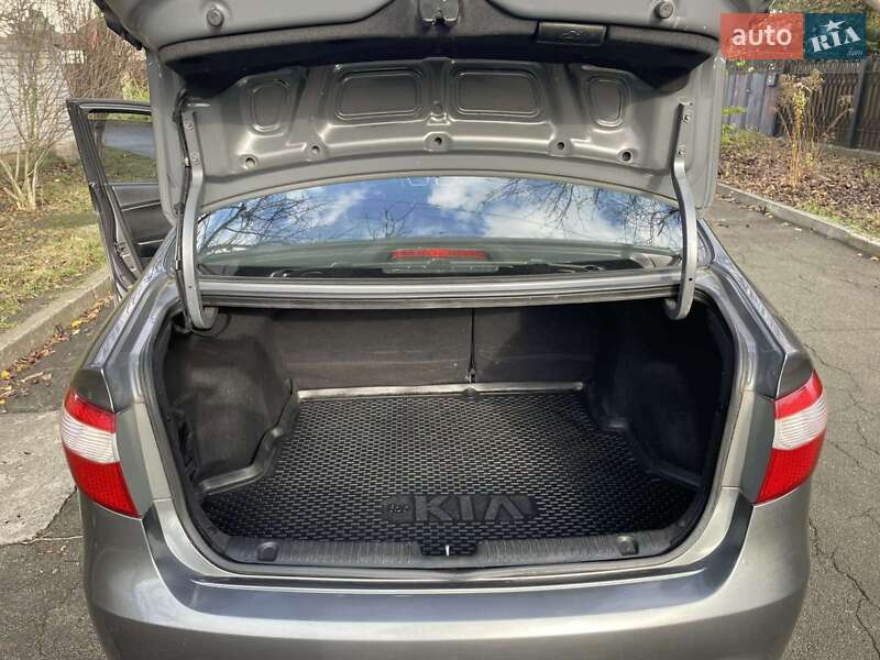 Седан Kia Rio 2012 в Зачепиловке
