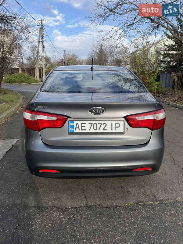 Седан Kia Rio 2012 в Зачепиловке