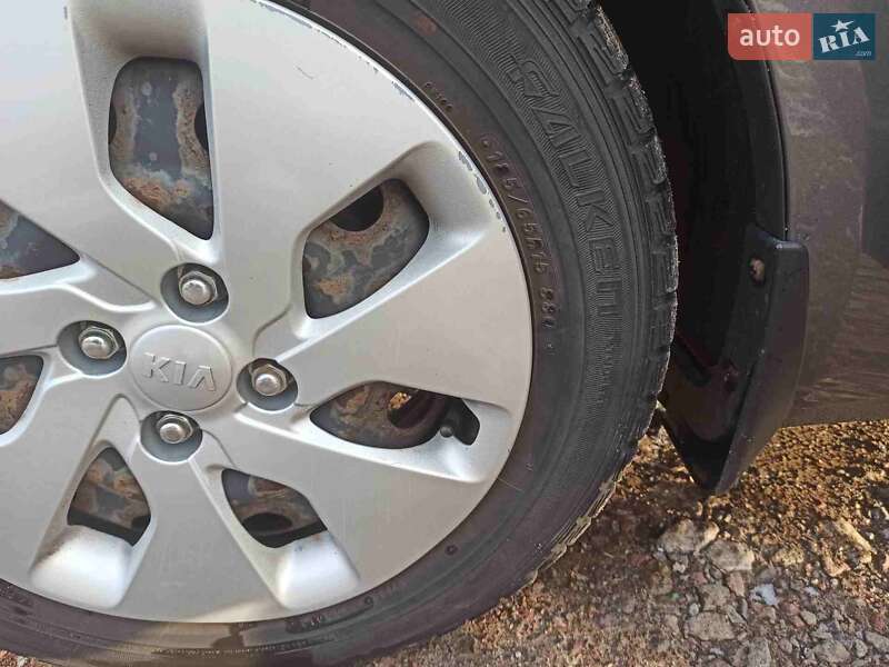 Седан Kia Rio 2013 в Полтаве