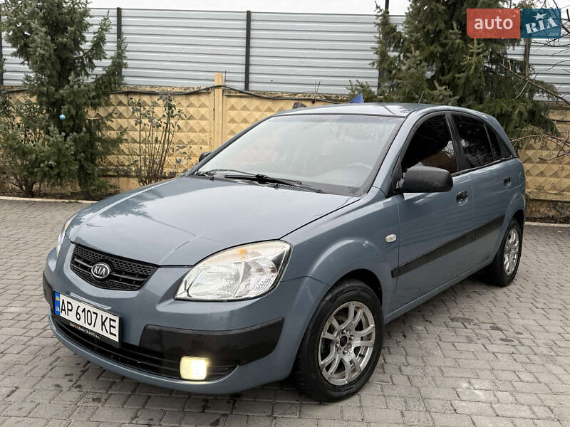 Хэтчбек Kia Rio 2008 в Запорожье