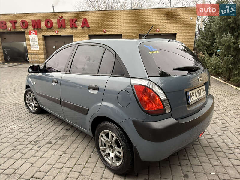 Хэтчбек Kia Rio 2008 в Запорожье