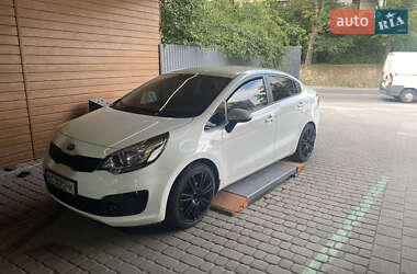 Седан Kia Rio 2017 в Львове