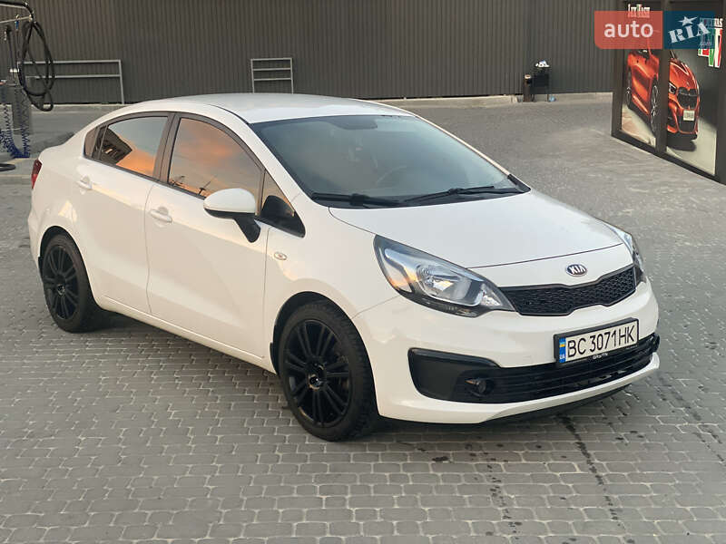 Седан Kia Rio 2017 в Львові