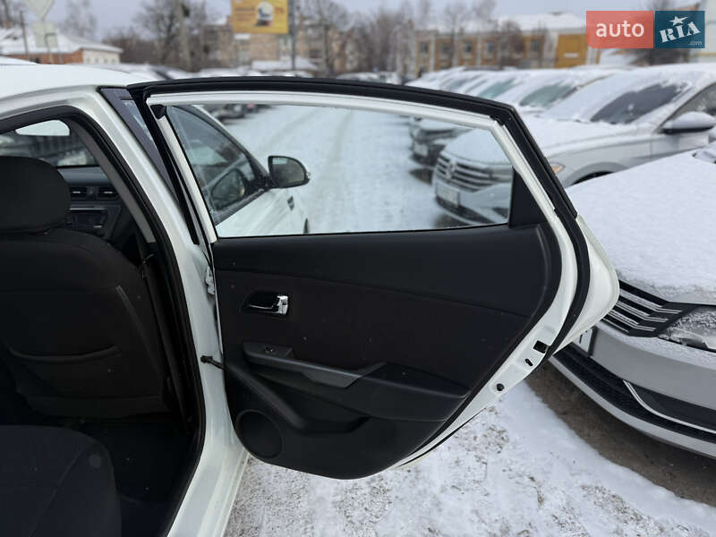 Седан Kia Rio 2013 в Полтаве