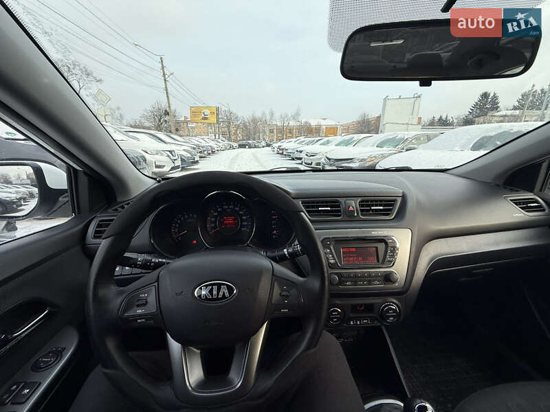 Седан Kia Rio 2013 в Полтаве