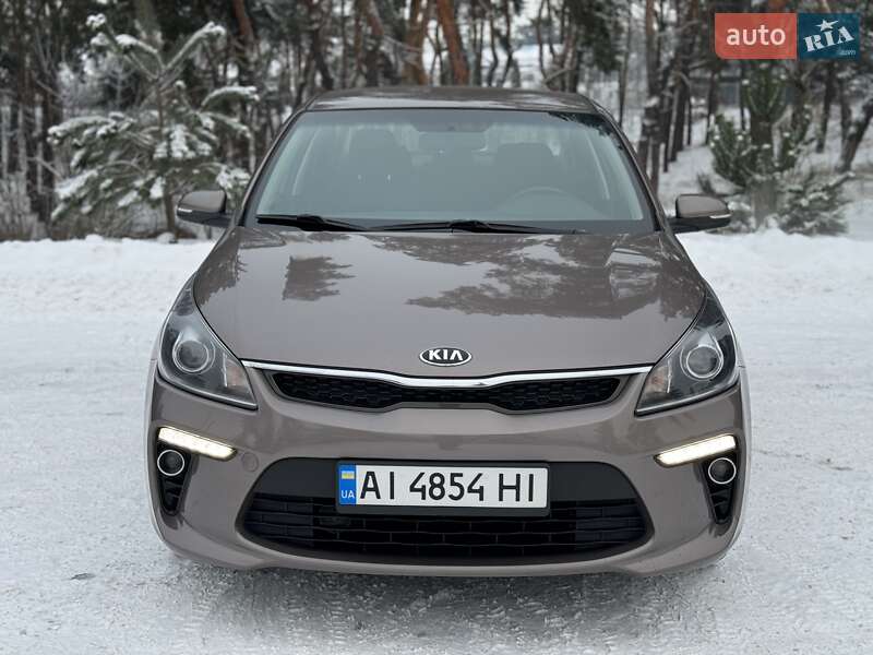 Седан Kia Rio 2017 в Киеве