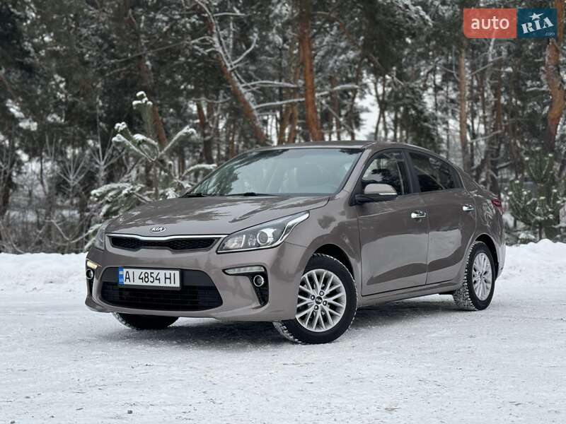 Седан Kia Rio 2017 в Киеве