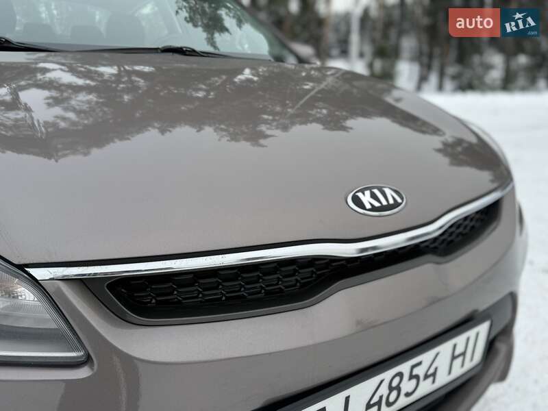 Седан Kia Rio 2017 в Киеве