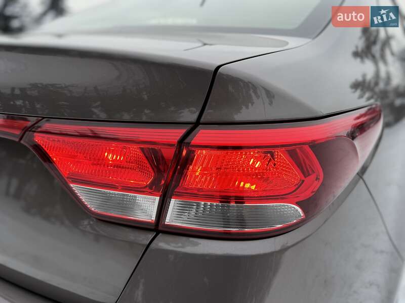 Седан Kia Rio 2017 в Киеве