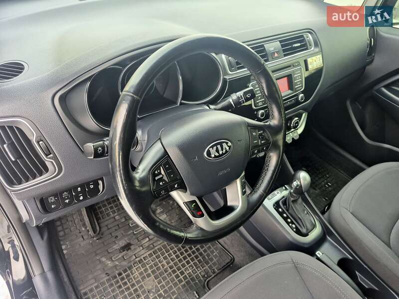Седан Kia Rio 2015 в Киеве